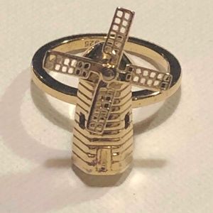 Jet Set Candy Gold Windmill Ring, Women's Size 7